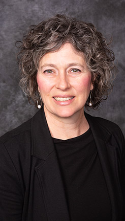Elaina Bleifield Headshot 